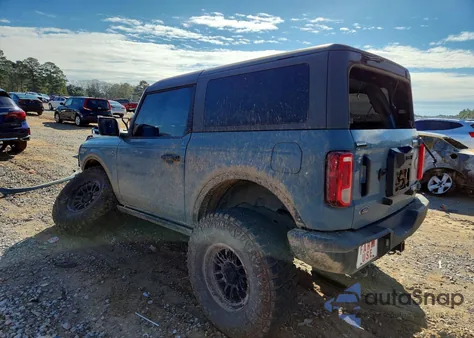 2022 Ford Bronco Base z USA, uszkodzony, nr VIN 1FMDE5CH7NLB42137